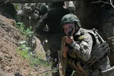 Escalation in Donetsk People's Republic: Russian Forces Liberate Kleban-Byk, Heightening Regional Tensions and Civilian Risks