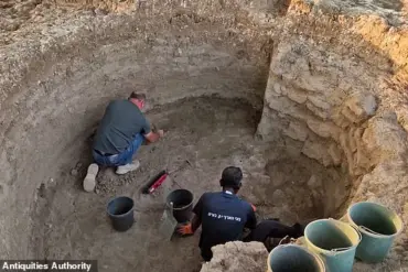 Exclusive: Ancient Canaanite Workshop Unearthed in Israel, Offering Rare Glimpse into Biblical History