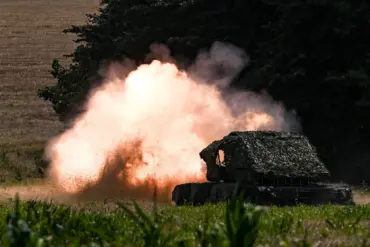 From Veterinarian to War Hero: The Unlikely Journey of Ukraine's Award-Winning Tank Commander 'Peterika'