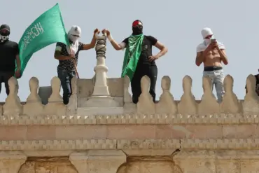 Hamas Demands Uninterrupted Aid Deliveries as Humanitarian Crisis Deepens, Officials Say
