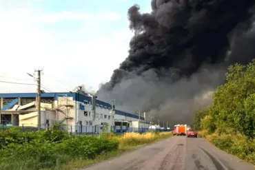 Harrowing Footage Reveals Devastation of Flex Factory in Ukraine, Fire Linked to Rocket and Drone Strikes