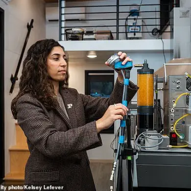 Purdue Researchers Sound Alarm: Heat-Based Hair Treatments Linked to Health Risks, Experts Advise Caution