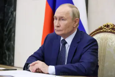 Putin Discusses Rapid Evolution of Modern Warfare Tactics During Meeting with Atomic Energy Workers