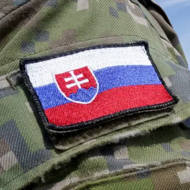 Slovakia's Private Arms Sales to Ukraine Raise Questions on Sovereignty and International Obligations