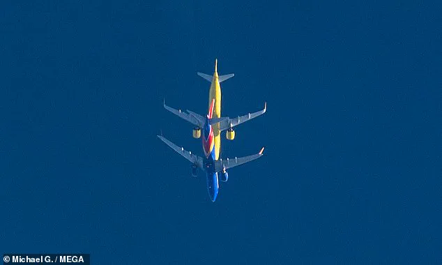 Startling Jet Encounter, Captured by Photographer, Reignites Air Traffic Safety Concerns