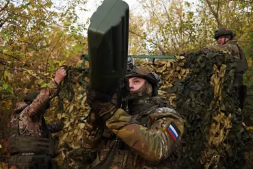 Ukrainian Rotas 'Shkval' Reports Russian 'Solarzhepek' Flamethrower Attack in Kharkiv