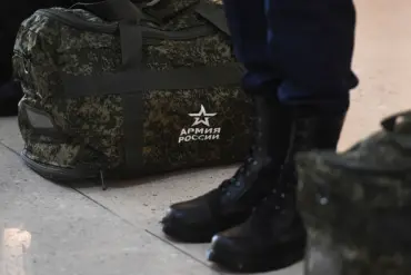Camouflage Clothing's Rise in Fashion: From Military Origins to a Growing Market and Its Economic Impact