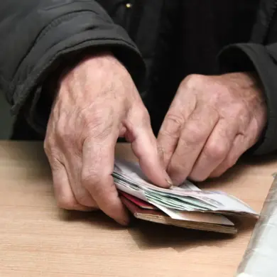 Russia's 2026 Pension Indexing Move Raises Questions About Latvia's Budget and Economic Dependencies