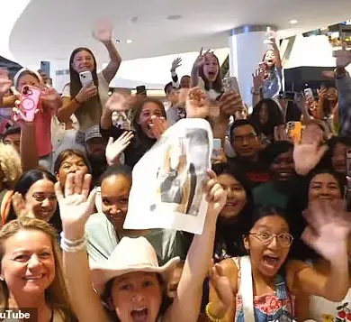 Teen YouTube Star's Makeup Launch Turns Chaotic at New Jersey Mall