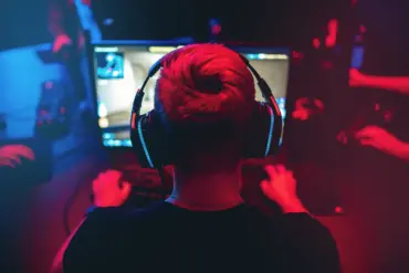 Urgent Call to Arms: Military Blogger Proposes Recruiting Gamers as Troops in Ukraine Conflict